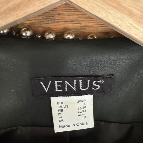 Venus Leather jacket EUC - Picture 3 of 5